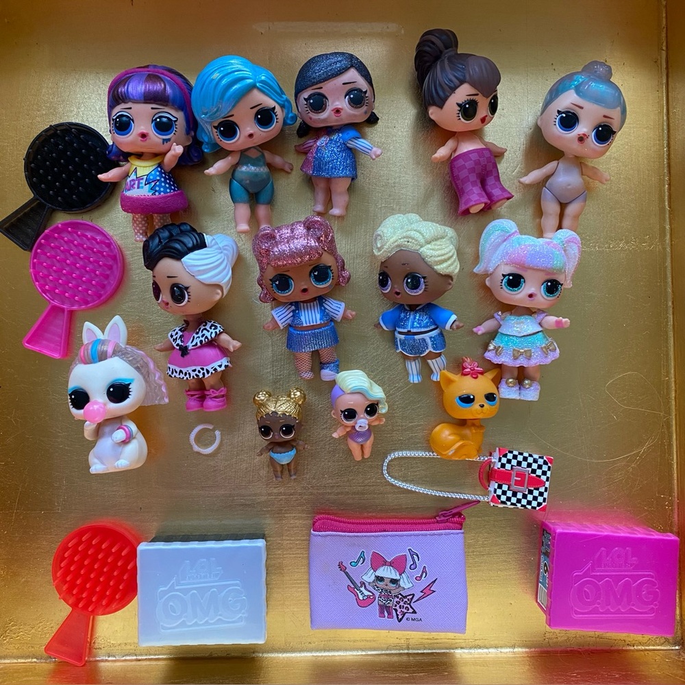 Lot L.O.L. Surprise dolls! Asst Pink and Blue Dolls, Pets & a few Accessories
